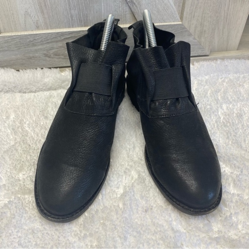 Eileen Fisher Vero Cucio Leather Ankle Booties Black Boot Heel Pull On Sz 6.5